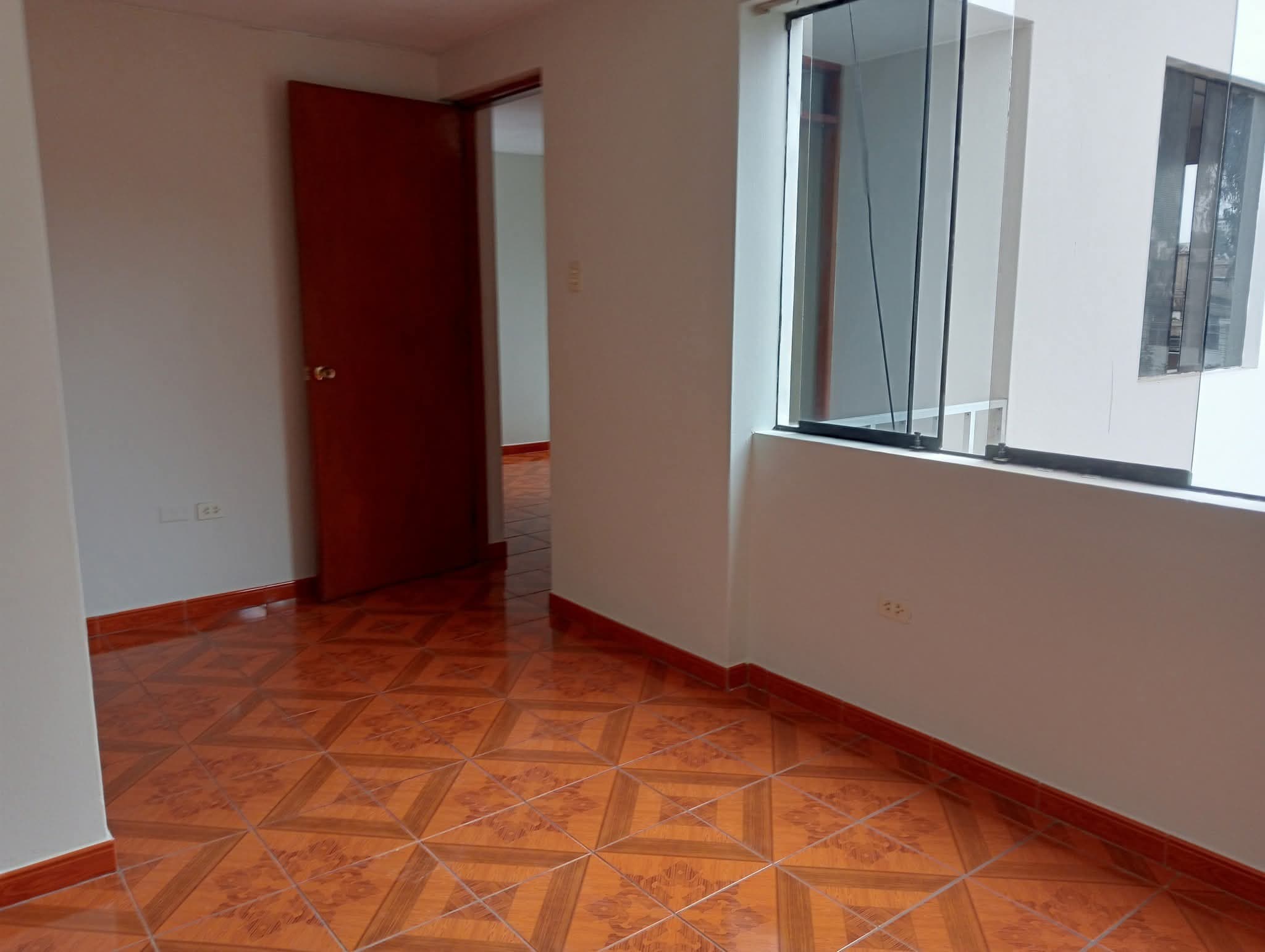 Mini departamento 3er piso (Surquillo)